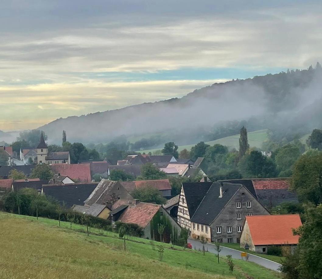 Rose Cottage Im Romantischen Taubertal Adelshofen  Bagian luar foto